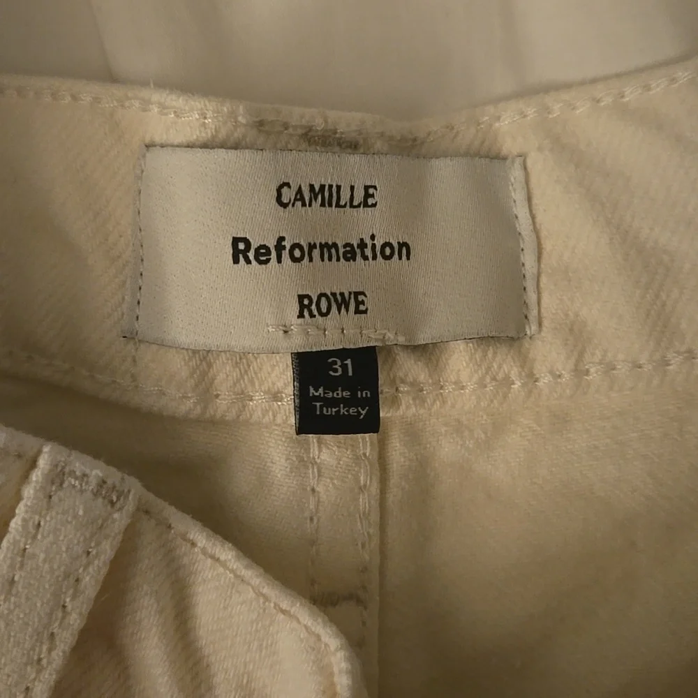 Reformation x Camille Rowe - Picture 4 of 4